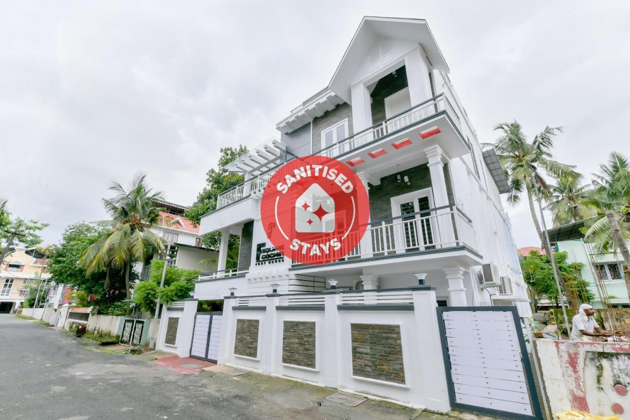 Vaccinated Staff - Oyo 15973 F Square Hotel Kochi Exterior foto