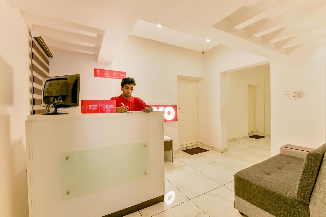 Vaccinated Staff - Oyo 15973 F Square Hotel Kochi Exterior foto