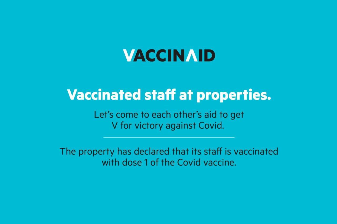 Vaccinated Staff - Oyo 15973 F Square Hotel Kochi Exterior foto